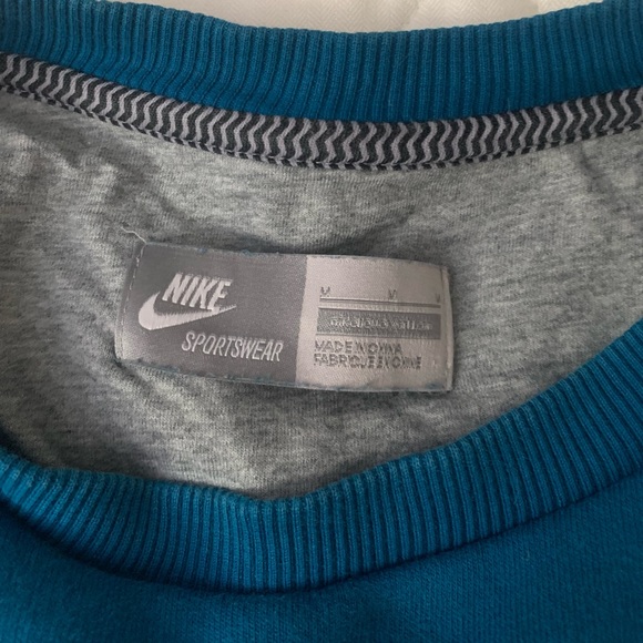 Nike Sweater - Picture 2 of 3